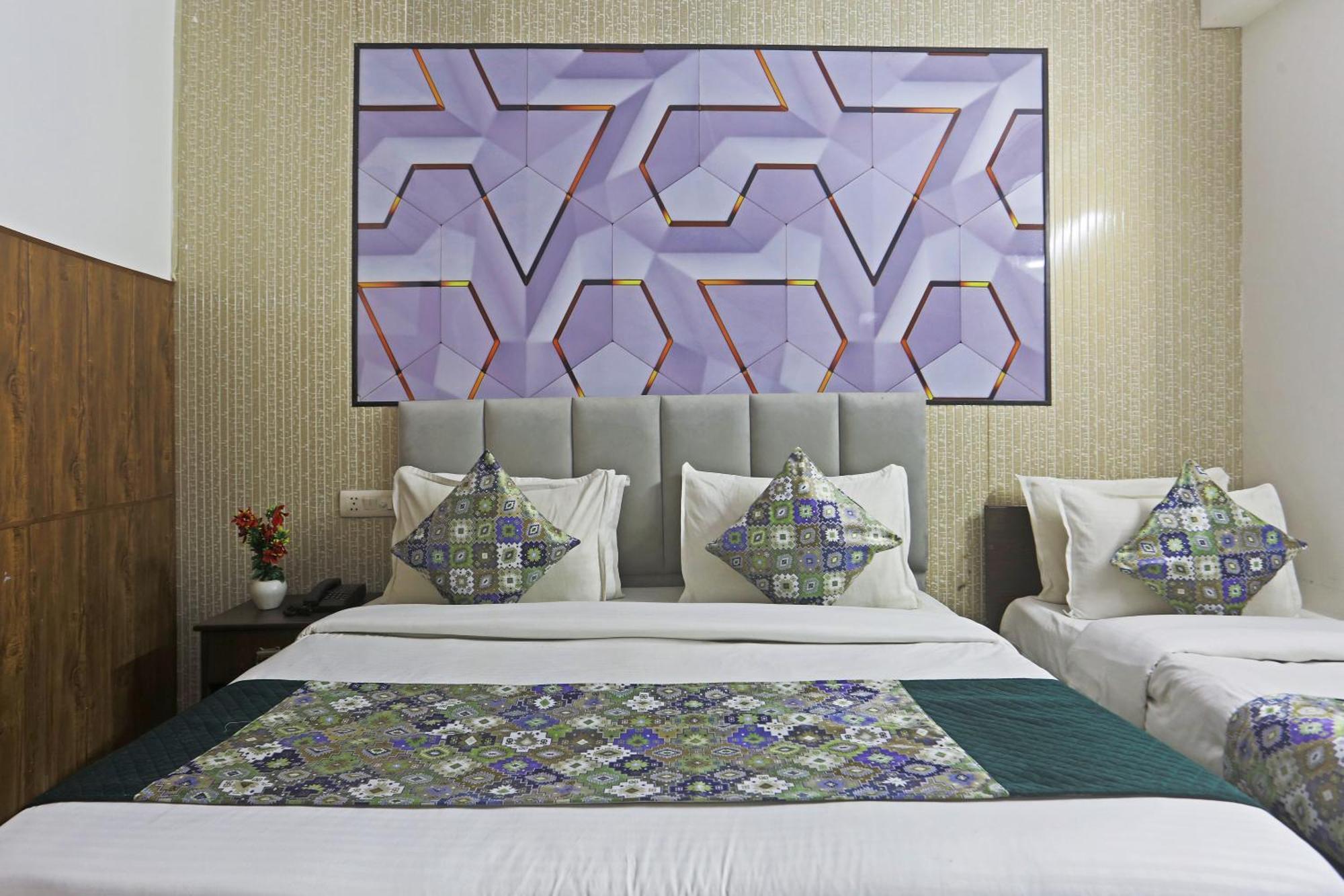 Vasudha -near Delhi Airport Hotel 3*